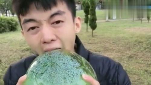 美拍吃瓜小哥视频,揭秘娱乐圈幕后故事