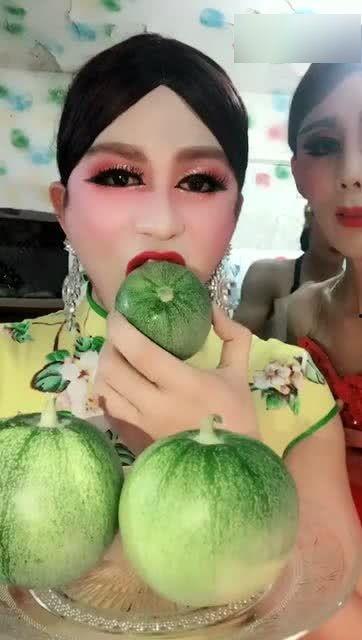 甜瓜姐姐吃瓜视频,揭秘娱乐圈幕后故事