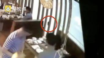 理发店看吃瓜视频大全,看吃瓜视频大全，笑料百出