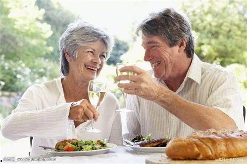 老年人吃红瓜好吗视频,老年人的健康佳品，营养与美味的双重享受