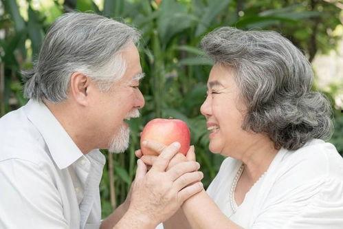 老年人吃红瓜好吗视频,老年人的健康佳品，营养与美味的双重享受