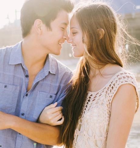 异地恋情侣吃瓜视频,隔空传情，甜蜜瞬间尽收眼底