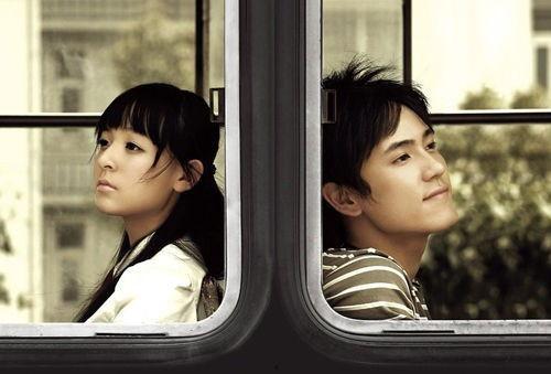 异地恋情侣吃瓜视频,隔空传情，甜蜜瞬间尽收眼底