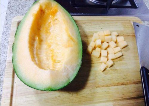 放人吃哈密瓜的视频叫什么,揭秘网红吃哈密瓜视频背后的魅力