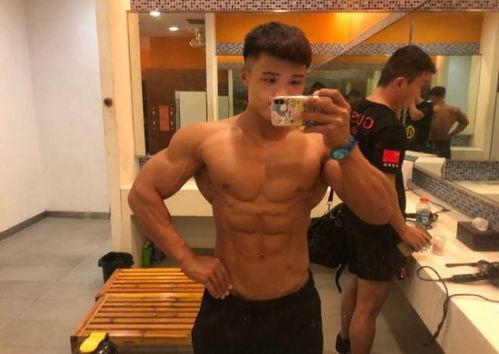 腹肌男吃瓜视频,揭秘娱乐圈幕后故事