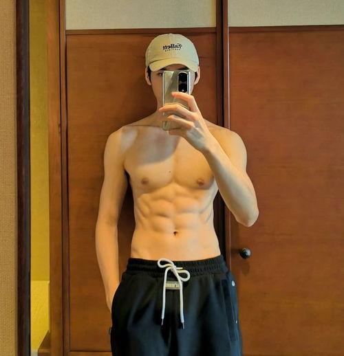 腹肌男吃瓜视频,揭秘娱乐圈幕后故事