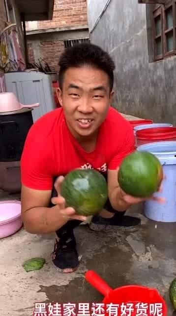 精神小伙吃瓜最近视频,揭秘娱乐圈最新热点事件